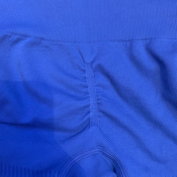 Bundle of 3 seamless scrunch butt gym shorts - Picture 8 of 10